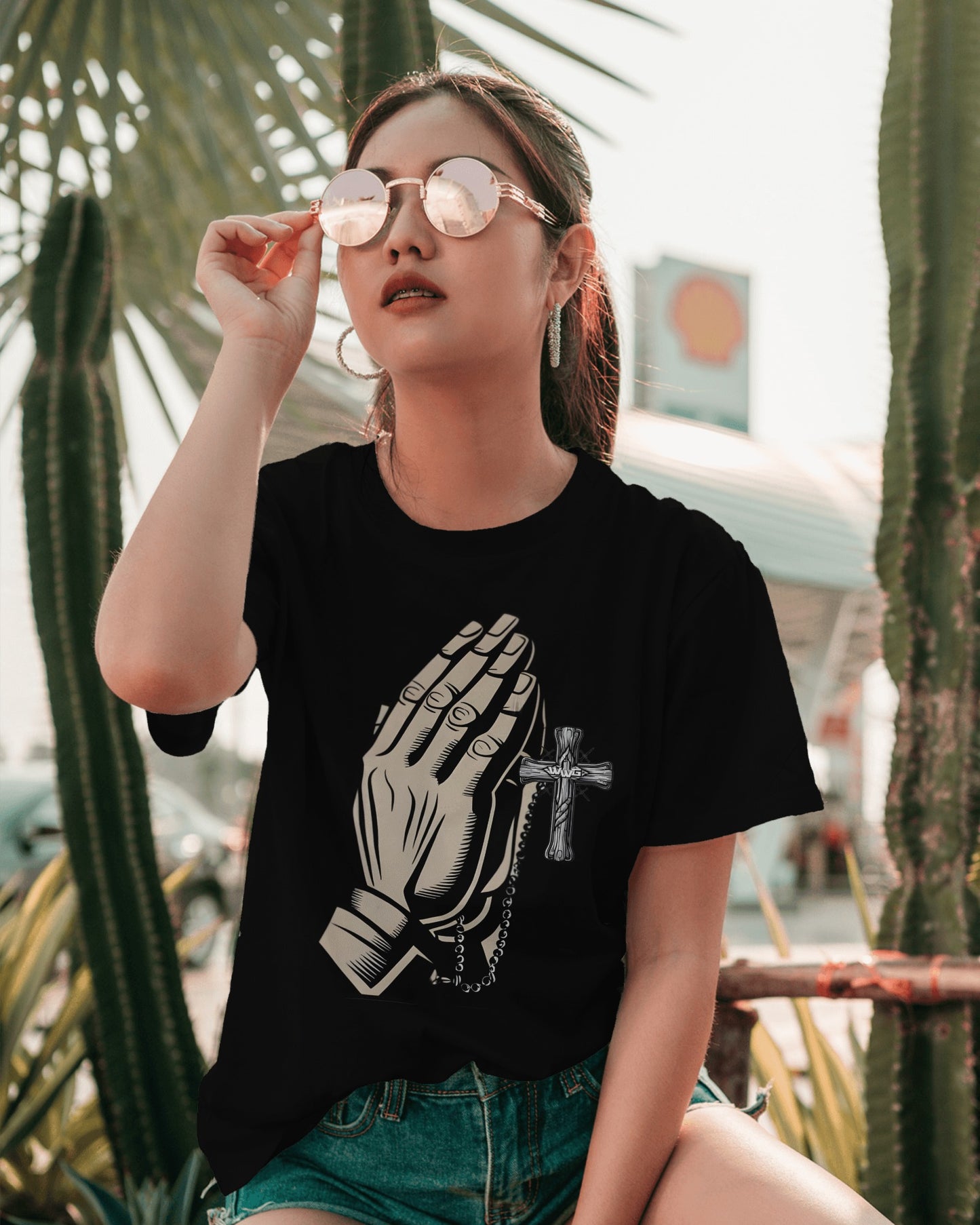 Praying Hands T-Shirt Unisex